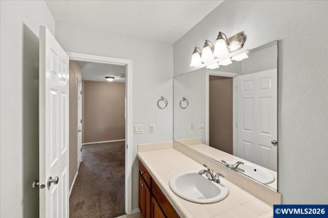 928 Feather Sky Street NW Salem OR 97304