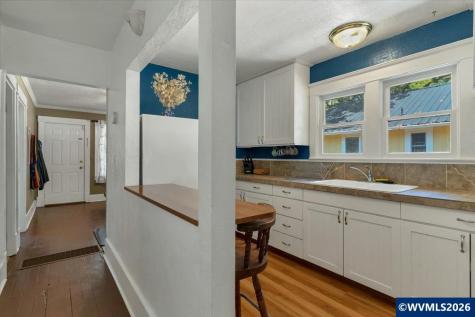 880 Thompson Avenue NE Salem OR 97301
