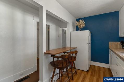 880 Thompson Avenue NE Salem OR 97301