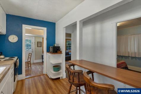 880 Thompson Avenue NE Salem OR 97301