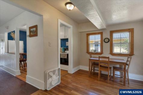880 Thompson Avenue NE Salem OR 97301