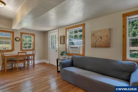 880 Thompson Avenue NE Salem OR 97301