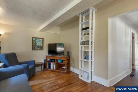 880 Thompson Avenue NE Salem OR 97301