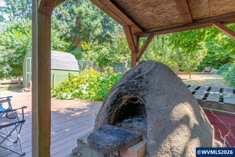 880 Thompson Avenue NE Salem OR 97301