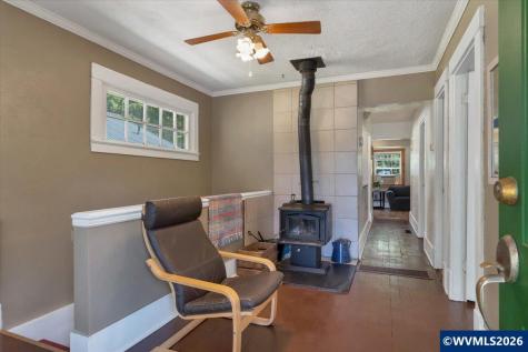 880 Thompson Avenue NE Salem OR 97301