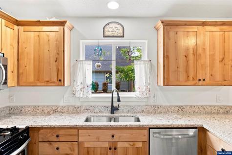 2390 Kokanee Way Lebanon OR 97355