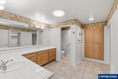 702 Castle Pines Drive N Keizer OR 97303