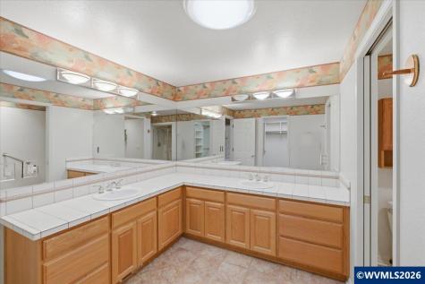 702 Castle Pines Drive N Keizer OR 97303