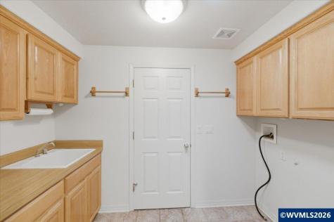 702 Castle Pines Drive N Keizer OR 97303