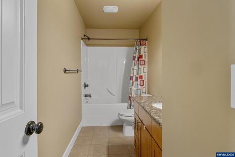 5648 Koda Street SE Salem OR 97306
