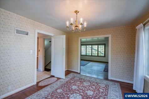 1960 East Nob Hill Street SE Salem OR 97302-5260