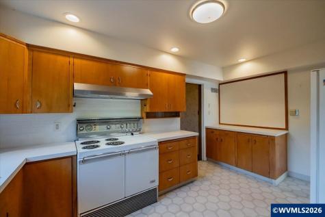 1960 East Nob Hill Street SE Salem OR 97302-5260