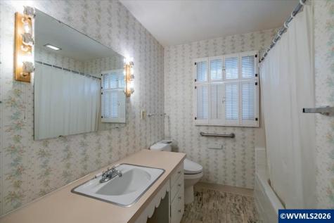 1960 East Nob Hill Street SE Salem OR 97302-5260