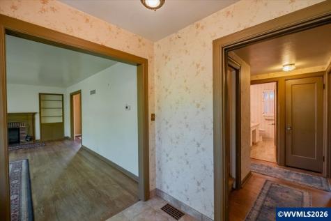 1960 East Nob Hill Street SE Salem OR 97302-5260