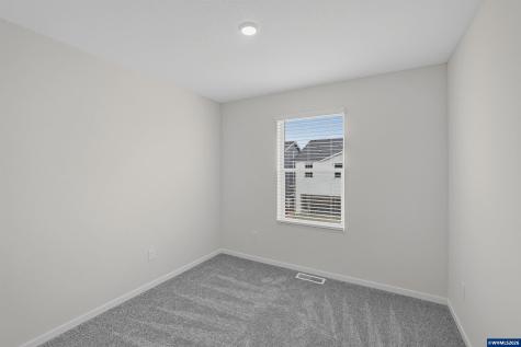 1074 Drake Lane Woodburn OR 97071
