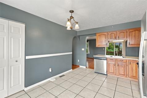 1112 Arrowhead Drive South Strabane PA 15301