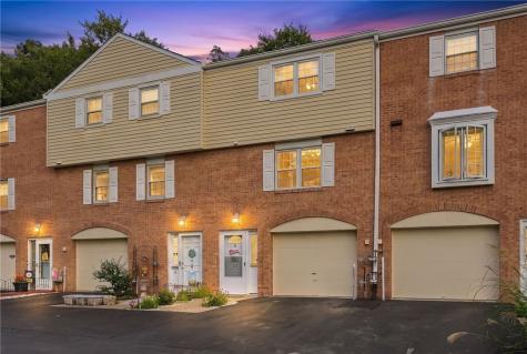 37 Oxford Court Mccandless PA 15237