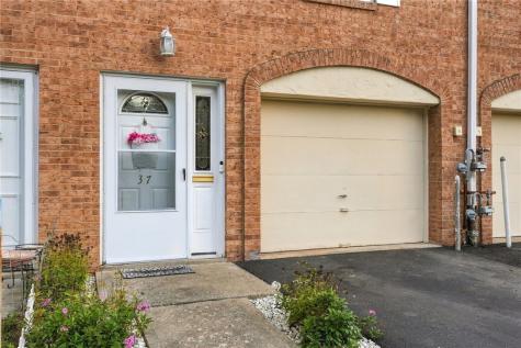 37 Oxford Court Mccandless PA 15237