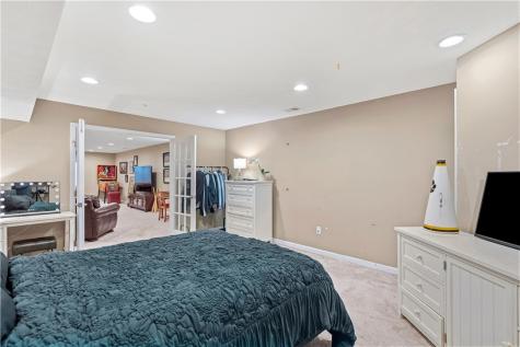 2041 Connecticut Lane Franklin Park PA 15143
