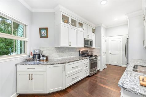 2041 Connecticut Lane Franklin Park PA 15143