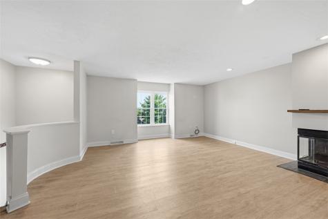 2736 Meadowcrest Court Franklin Park PA 15090