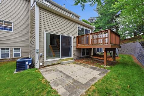2736 Meadowcrest Court Franklin Park PA 15090