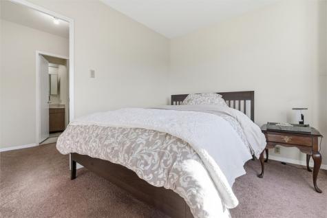 320 Fort Duquesne Boulevard Downtown Pgh PA 15222