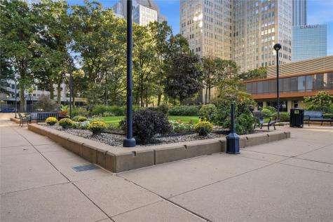320 Fort Duquesne Boulevard Downtown Pgh PA 15222