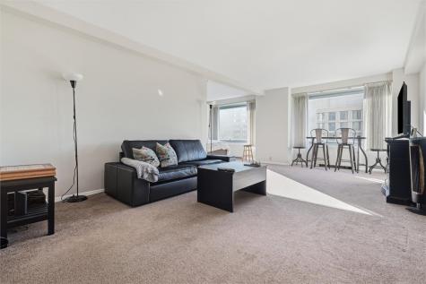 320 Fort Duquesne Boulevard Downtown Pgh PA 15222