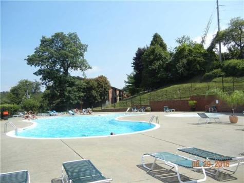 646 Robinwood Drive Scott Township PA 15216
