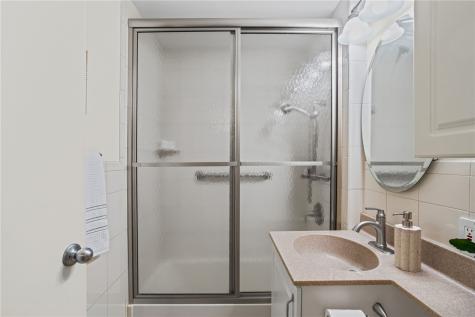 4601 Fifth Oakland PA 15213