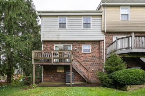 10 Walnut Court Blawnox PA 15238