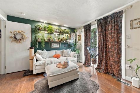 817 Elm Court Oakdale PA 15071