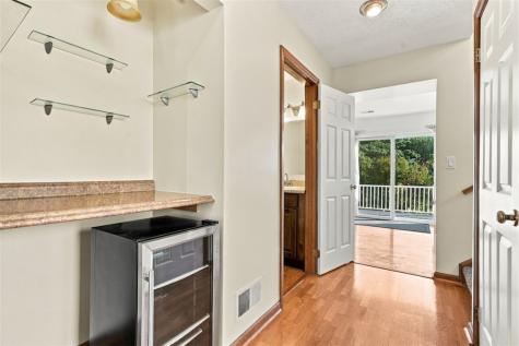 308 Lamplighter Circle Brighton Heights PA 15212