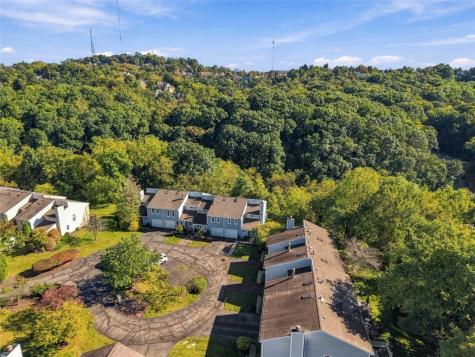 308 Lamplighter Circle Brighton Heights PA 15212