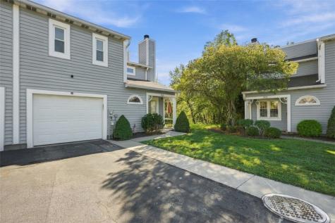 308 Lamplighter Circle Brighton Heights PA 15212