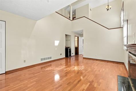 308 Lamplighter Circle Brighton Heights PA 15212