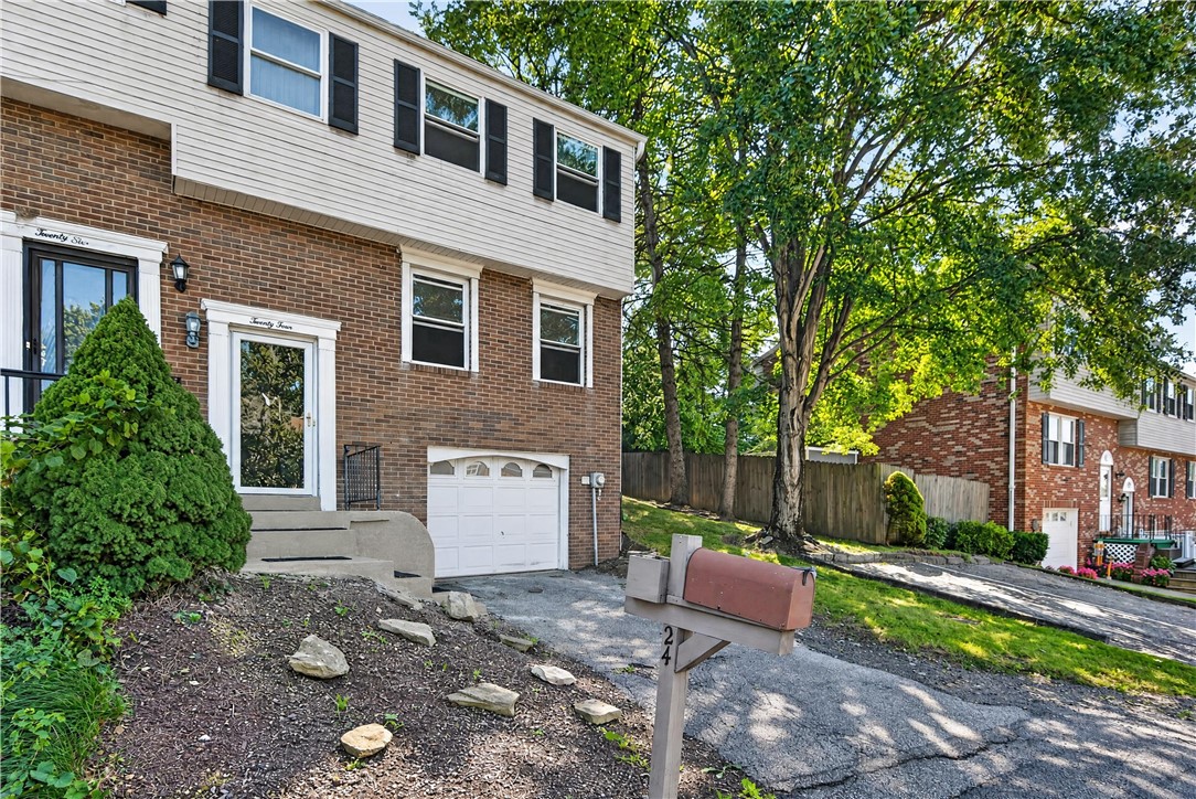 24 W Cortland Drive Kennedy Township PA 15136