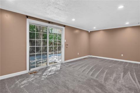 24 W Cortland Drive Kennedy Township PA 15136