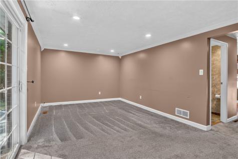 24 W Cortland Drive Kennedy Township PA 15136