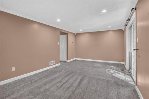 24 W Cortland Drive Kennedy Township PA 15136
