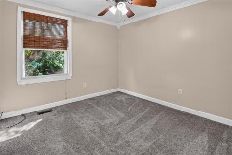 24 W Cortland Drive Kennedy Township PA 15136