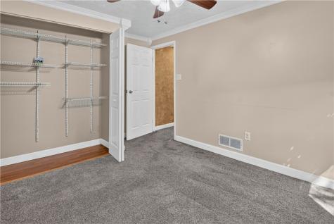 24 W Cortland Drive Kennedy Township PA 15136
