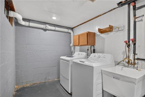 24 W Cortland Drive Kennedy Township PA 15136