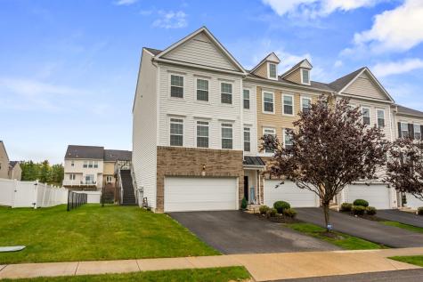 7 Roosevelt Drive Kennedy Township PA 15136