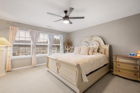 7 Roosevelt Drive Kennedy Township PA 15136