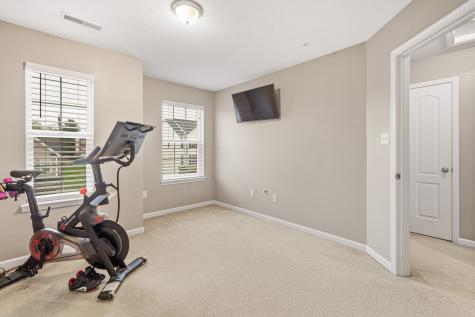 7 Roosevelt Drive Kennedy Township PA 15136