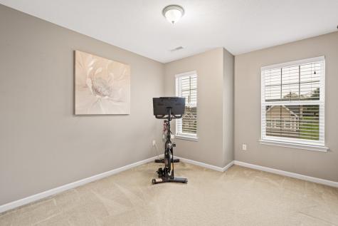 7 Roosevelt Drive Kennedy Township PA 15136
