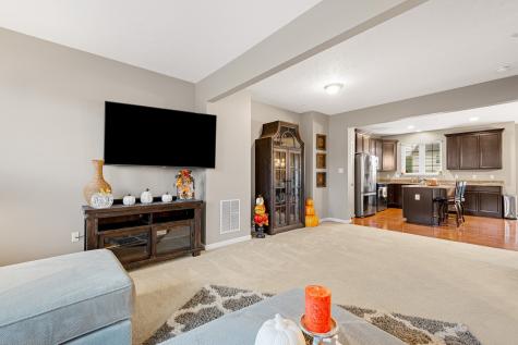7 Roosevelt Drive Kennedy Township PA 15136