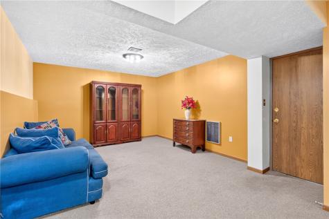 1605 Timber Trail Imperial PA 15126